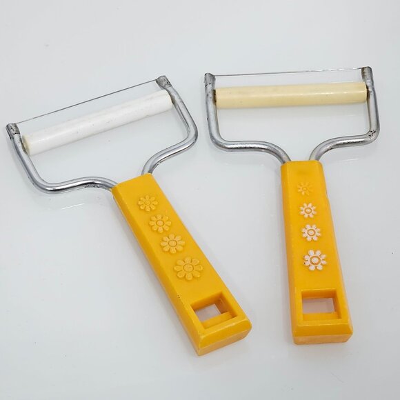 Vintage Yellow Daisies Cheese Slicer 6" set/2 Tasco retro mod farmhouse - Picture 9 of 10